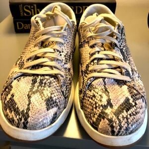 Cole Haan Women’s GrandPro Tennis Sneaker Leather Snakeskin size 8 medium